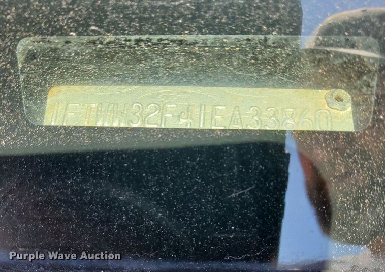 image for item DQ2062 2001 Ford F350 Super Duty  Crew Cab pickup truck