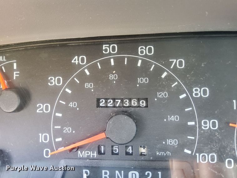 image for item DQ2062 2001 Ford F350 Super Duty  Crew Cab pickup truck