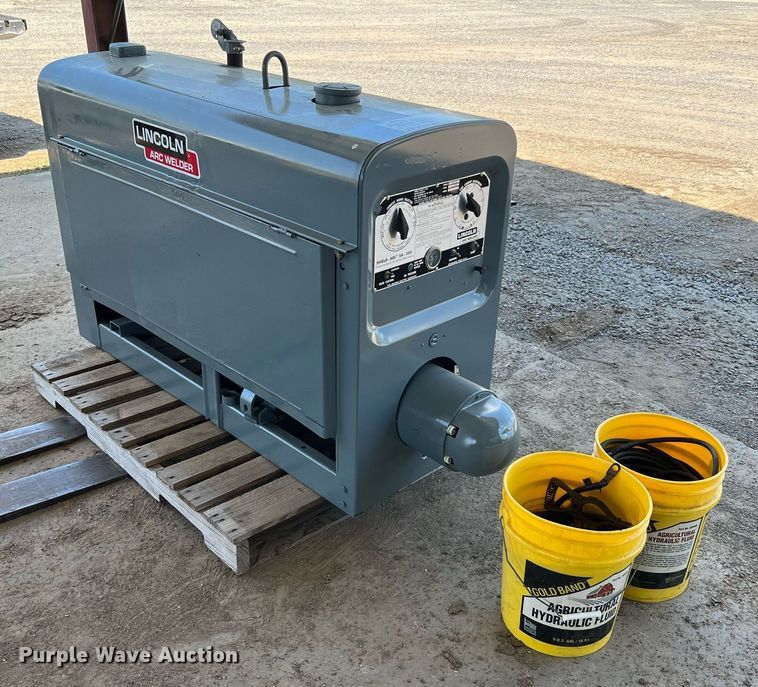 image for item DQ2063 Lincoln Shield-Arc SA-200  welder