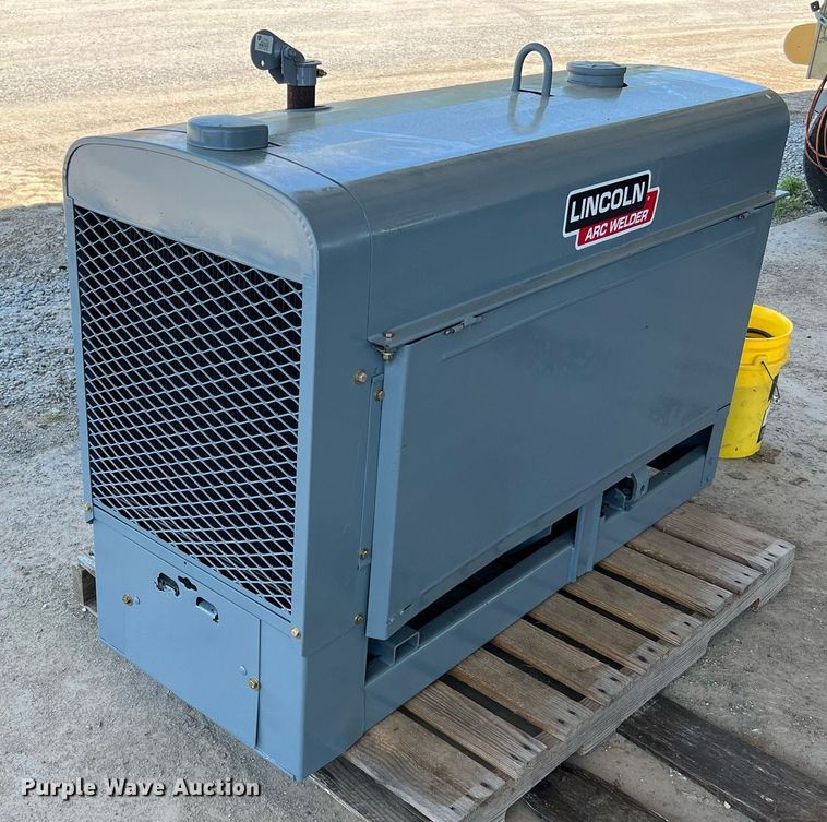 image for item DQ2063 Lincoln Shield-Arc SA-200  welder