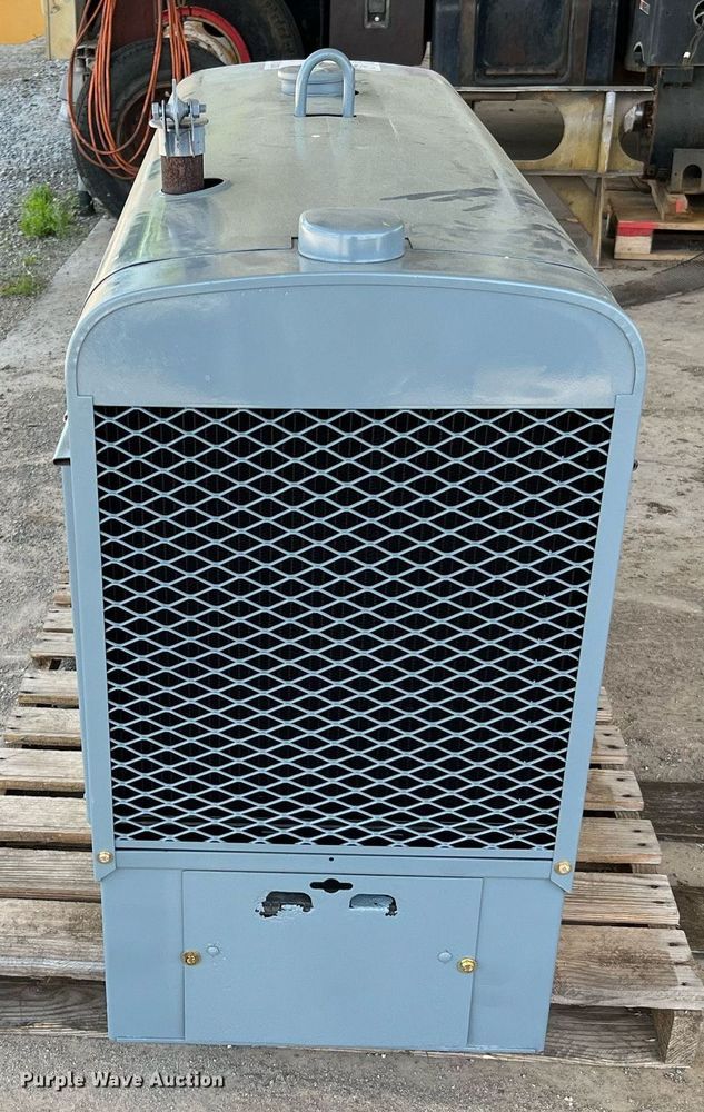 image for item DQ2063 Lincoln Shield-Arc SA-200  welder