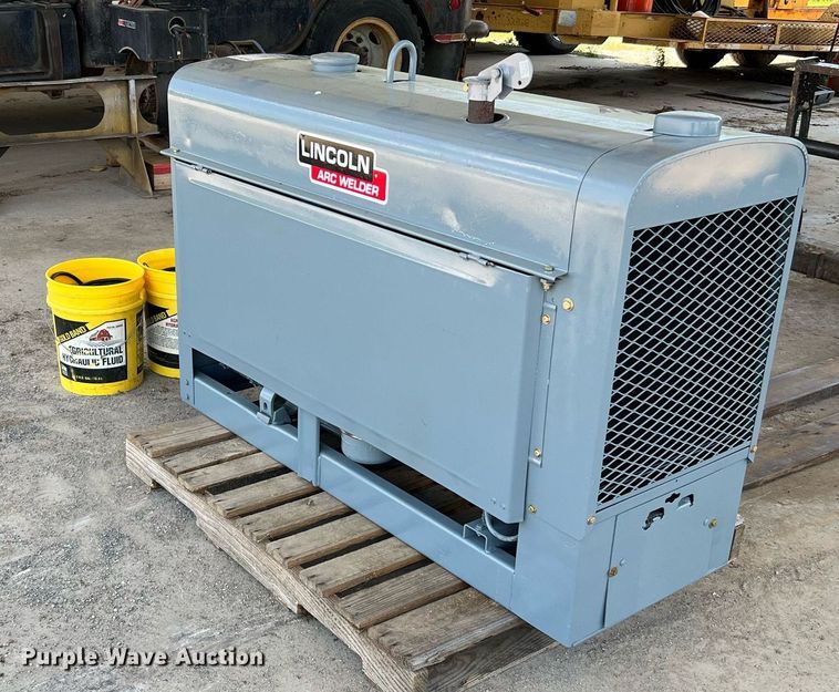 image for item DQ2063 Lincoln Shield-Arc SA-200  welder