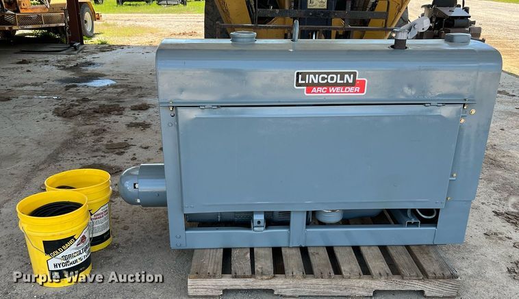 image for item DQ2063 Lincoln Shield-Arc SA-200  welder