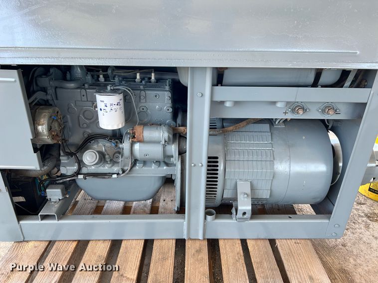 image for item DQ2063 Lincoln Shield-Arc SA-200  welder