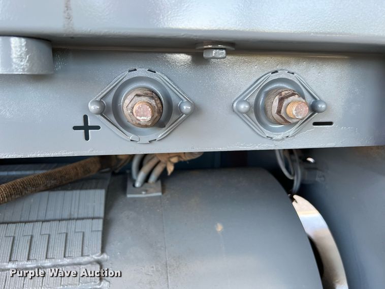 image for item DQ2063 Lincoln Shield-Arc SA-200  welder