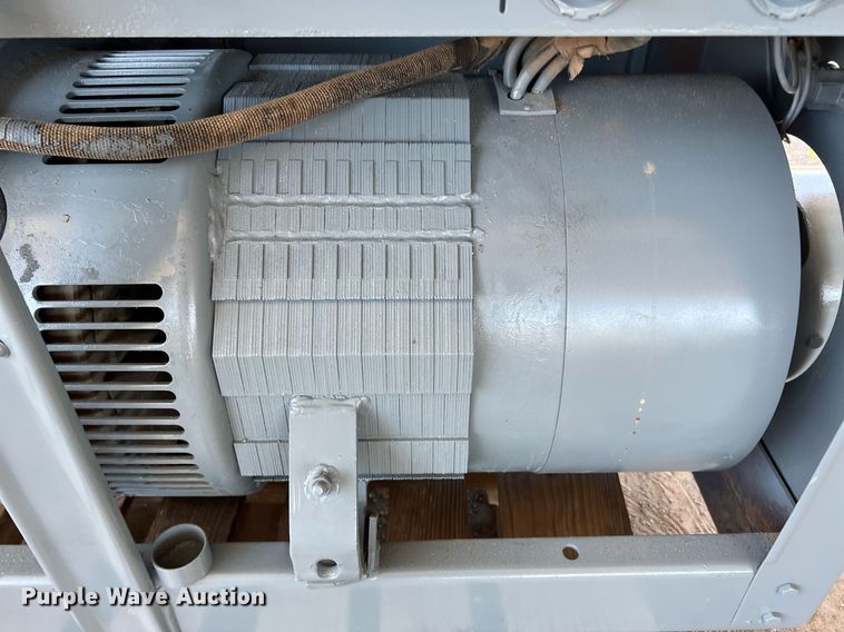 image for item DQ2063 Lincoln Shield-Arc SA-200  welder