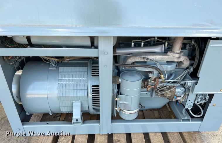 image for item DQ2063 Lincoln Shield-Arc SA-200  welder