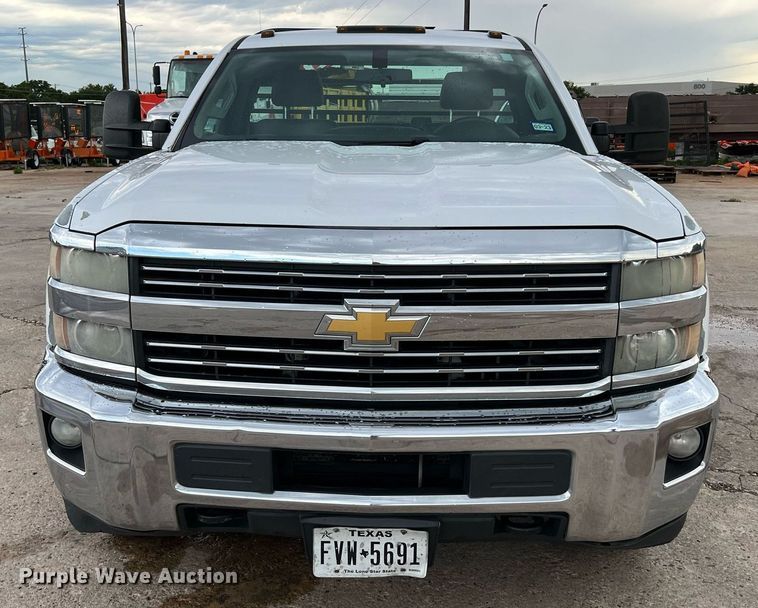 image for item DQ2067 2015 Chevrolet Silverado 3500HD  flatbed pickup truck