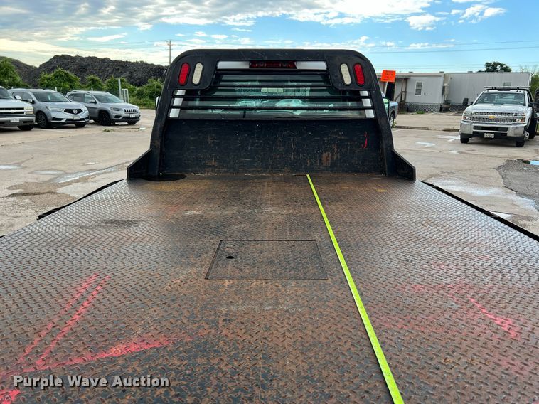 image for item DQ2067 2015 Chevrolet Silverado 3500HD  flatbed pickup truck