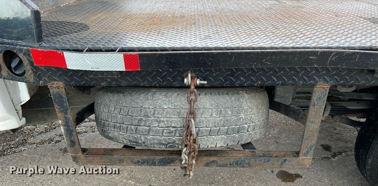 image for item DQ2067 2015 Chevrolet Silverado 3500HD  flatbed pickup truck