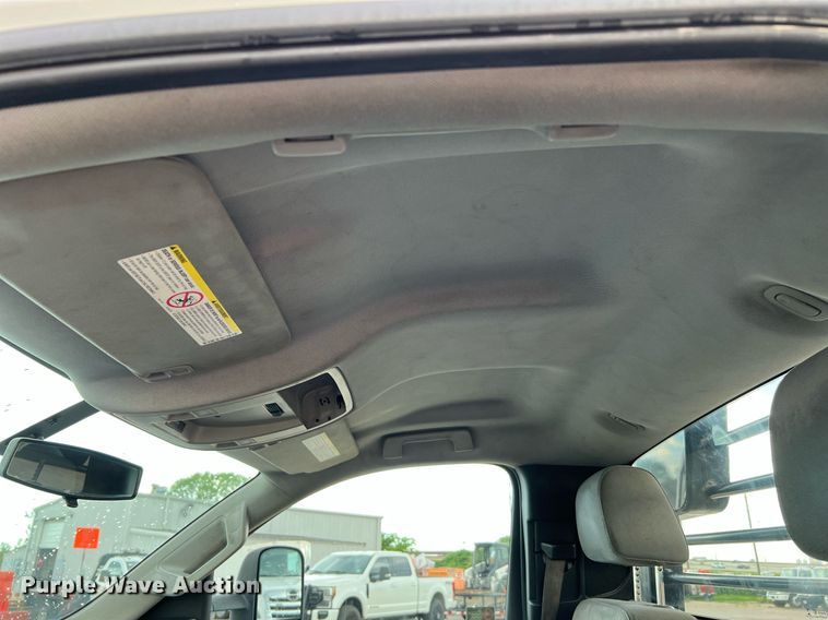 image for item DQ2067 2015 Chevrolet Silverado 3500HD  flatbed pickup truck