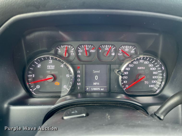 image for item DQ2067 2015 Chevrolet Silverado 3500HD  flatbed pickup truck