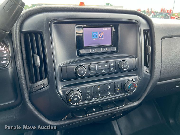 image for item DQ2067 2015 Chevrolet Silverado 3500HD  flatbed pickup truck