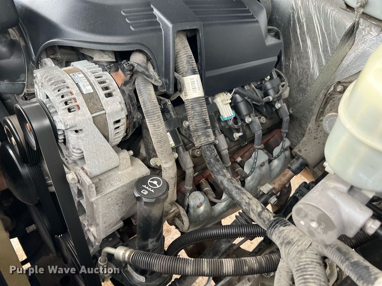 image for item DQ2067 2015 Chevrolet Silverado 3500HD  flatbed pickup truck