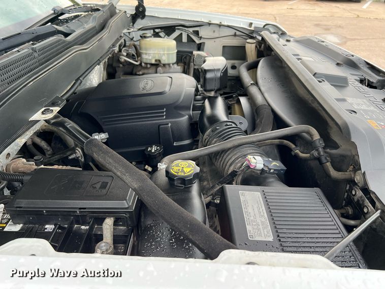 image for item DQ2067 2015 Chevrolet Silverado 3500HD  flatbed pickup truck