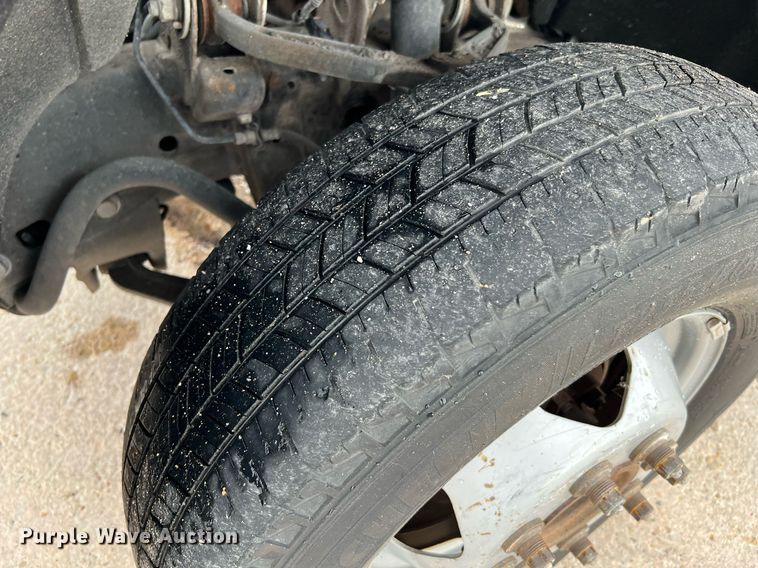 image for item DQ2067 2015 Chevrolet Silverado 3500HD  flatbed pickup truck