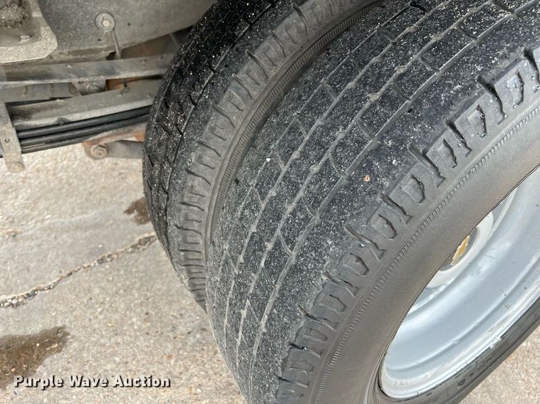 image for item DQ2067 2015 Chevrolet Silverado 3500HD  flatbed pickup truck