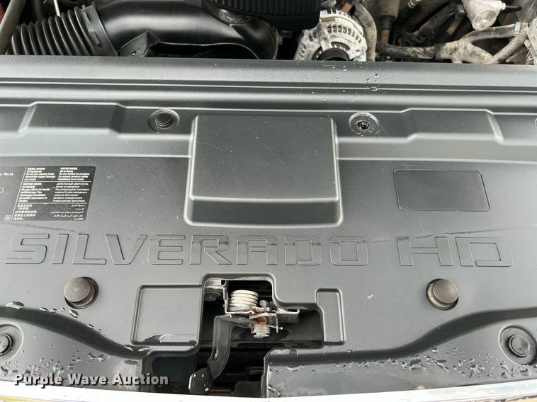 image for item DQ2067 2015 Chevrolet Silverado 3500HD  flatbed pickup truck