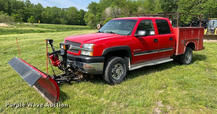 image for item DR4625 2003 Chevrolet Silverado 2500HD  Crew Cab utility bed pickup truck