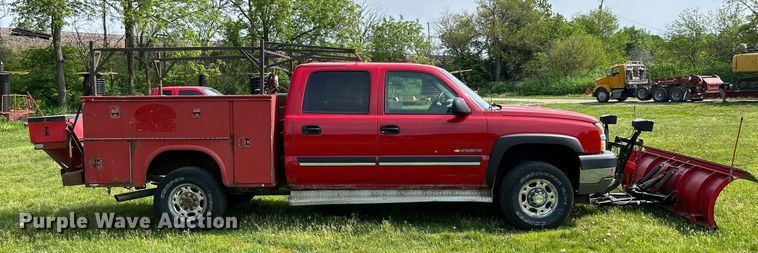image for item DR4625 2003 Chevrolet Silverado 2500HD  Crew Cab utility bed pickup truck