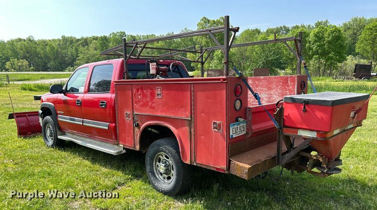 image for item DR4625 2003 Chevrolet Silverado 2500HD  Crew Cab utility bed pickup truck