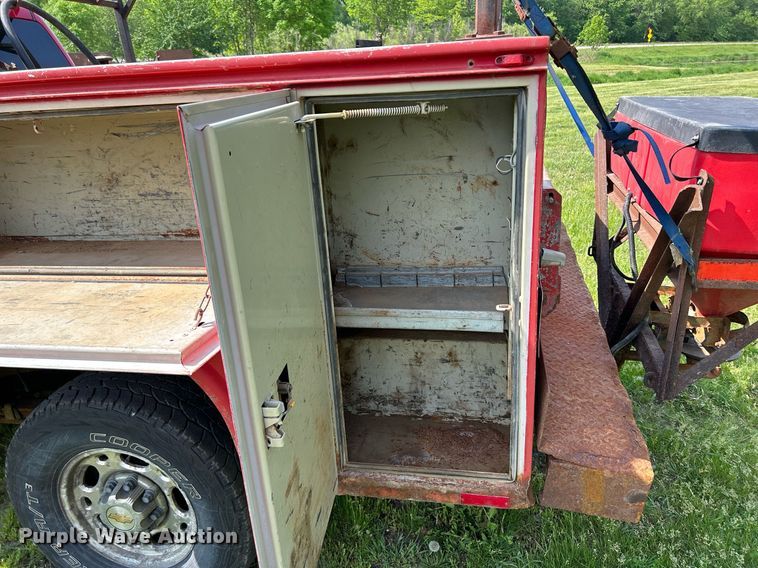 image for item DR4625 2003 Chevrolet Silverado 2500HD  Crew Cab utility bed pickup truck