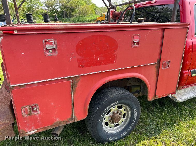 image for item DR4625 2003 Chevrolet Silverado 2500HD  Crew Cab utility bed pickup truck