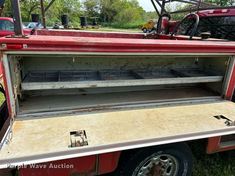 image for item DR4625 2003 Chevrolet Silverado 2500HD  Crew Cab utility bed pickup truck