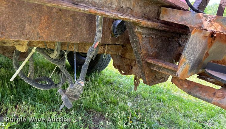 image for item DR4625 2003 Chevrolet Silverado 2500HD  Crew Cab utility bed pickup truck