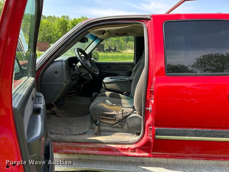 image for item DR4625 2003 Chevrolet Silverado 2500HD  Crew Cab utility bed pickup truck