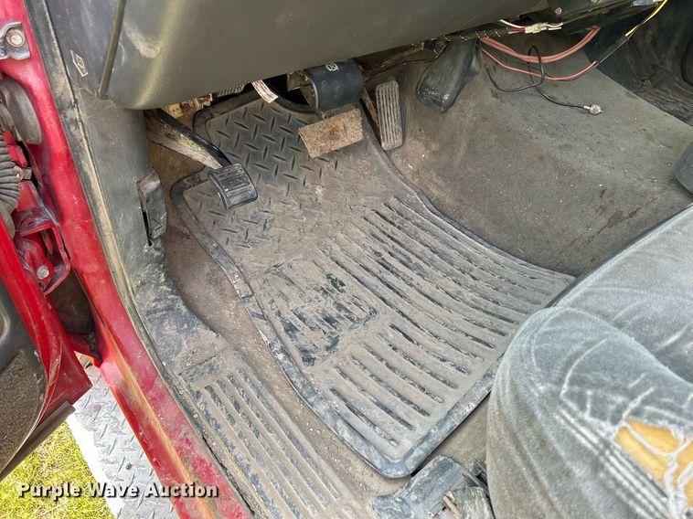 image for item DR4625 2003 Chevrolet Silverado 2500HD  Crew Cab utility bed pickup truck