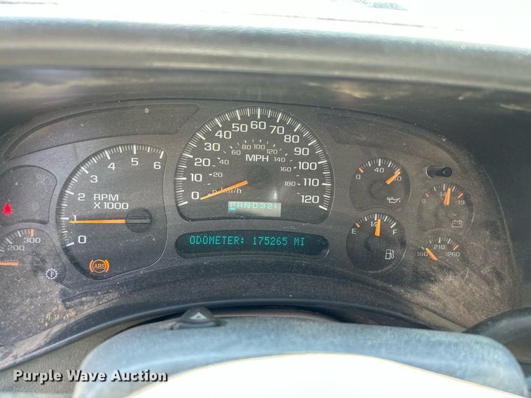 image for item DR4625 2003 Chevrolet Silverado 2500HD  Crew Cab utility bed pickup truck