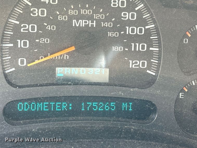 image for item DR4625 2003 Chevrolet Silverado 2500HD  Crew Cab utility bed pickup truck