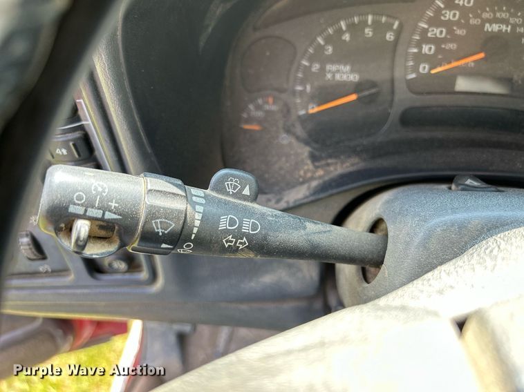 image for item DR4625 2003 Chevrolet Silverado 2500HD  Crew Cab utility bed pickup truck