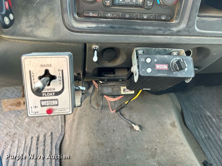 image for item DR4625 2003 Chevrolet Silverado 2500HD  Crew Cab utility bed pickup truck