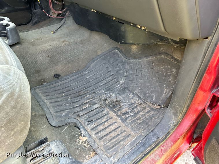 image for item DR4625 2003 Chevrolet Silverado 2500HD  Crew Cab utility bed pickup truck