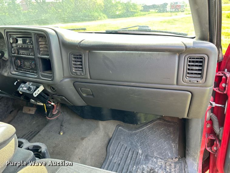 image for item DR4625 2003 Chevrolet Silverado 2500HD  Crew Cab utility bed pickup truck