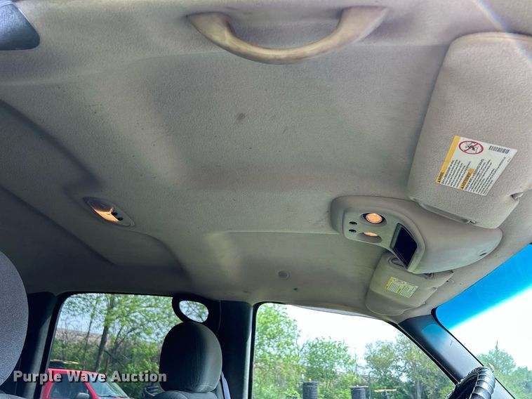 image for item DR4625 2003 Chevrolet Silverado 2500HD  Crew Cab utility bed pickup truck