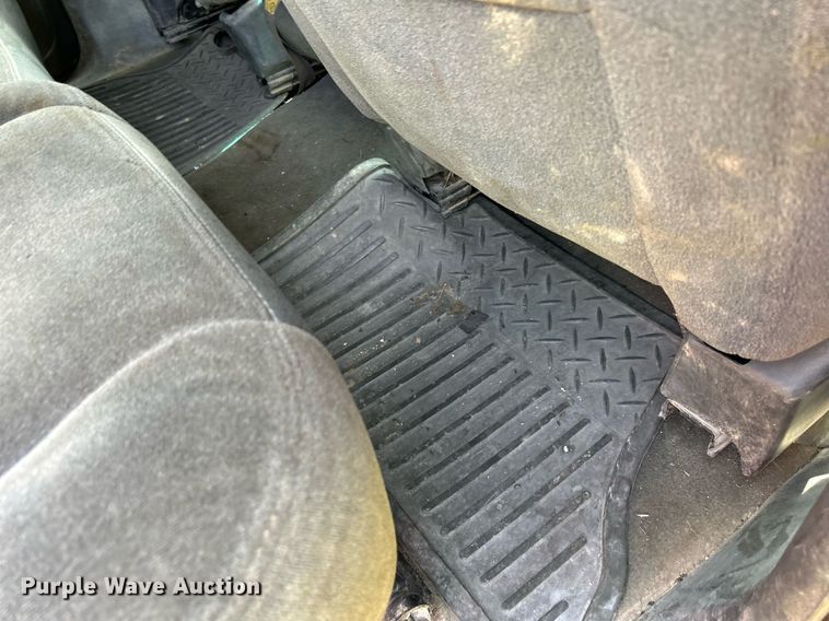 image for item DR4625 2003 Chevrolet Silverado 2500HD  Crew Cab utility bed pickup truck