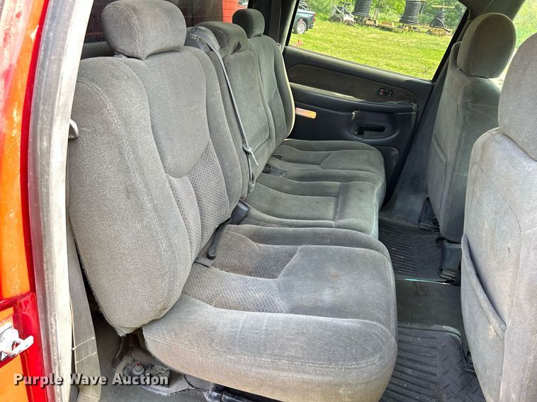 image for item DR4625 2003 Chevrolet Silverado 2500HD  Crew Cab utility bed pickup truck