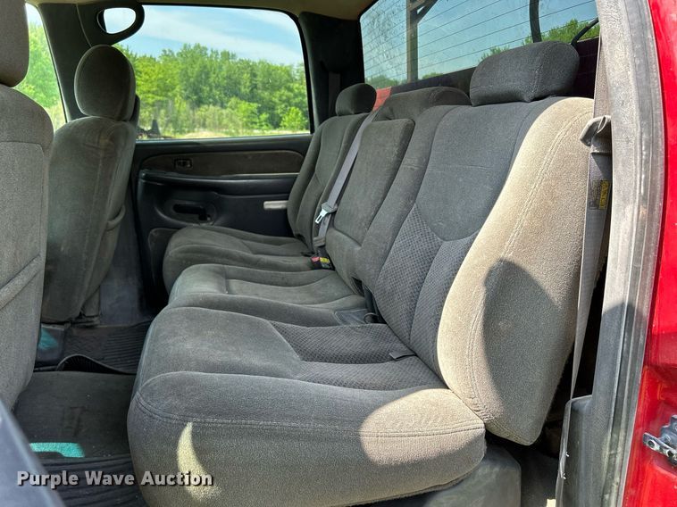 image for item DR4625 2003 Chevrolet Silverado 2500HD  Crew Cab utility bed pickup truck