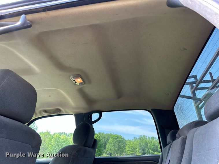 image for item DR4625 2003 Chevrolet Silverado 2500HD  Crew Cab utility bed pickup truck