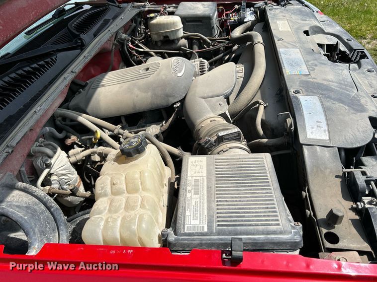 image for item DR4625 2003 Chevrolet Silverado 2500HD  Crew Cab utility bed pickup truck