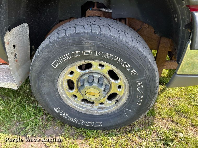 image for item DR4625 2003 Chevrolet Silverado 2500HD  Crew Cab utility bed pickup truck