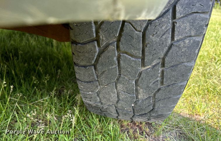 image for item DR4625 2003 Chevrolet Silverado 2500HD  Crew Cab utility bed pickup truck