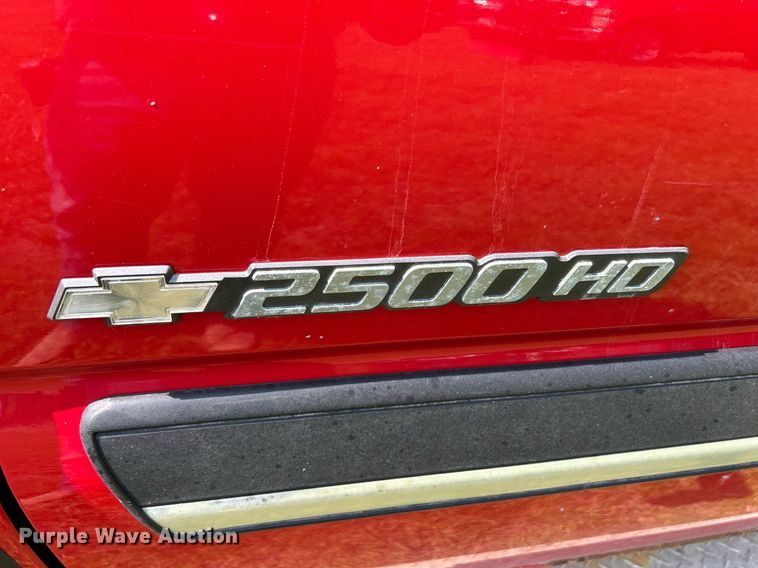 image for item DR4625 2003 Chevrolet Silverado 2500HD  Crew Cab utility bed pickup truck