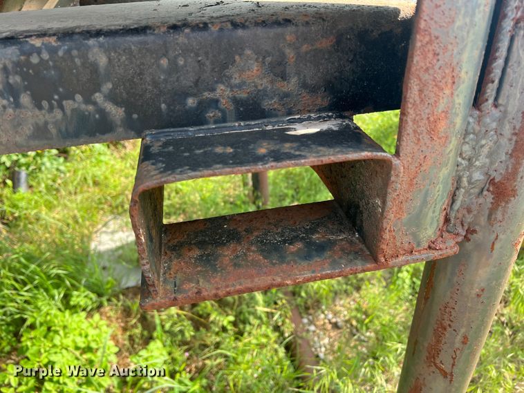 image for item DR5734 Feed bin