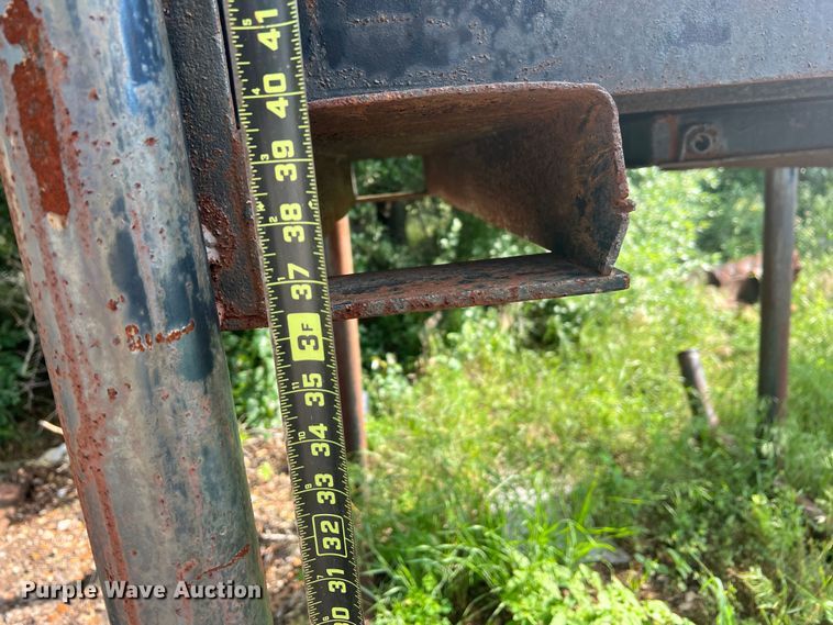 image for item DR5734 Feed bin