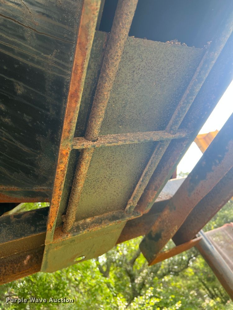 image for item DR5734 Feed bin