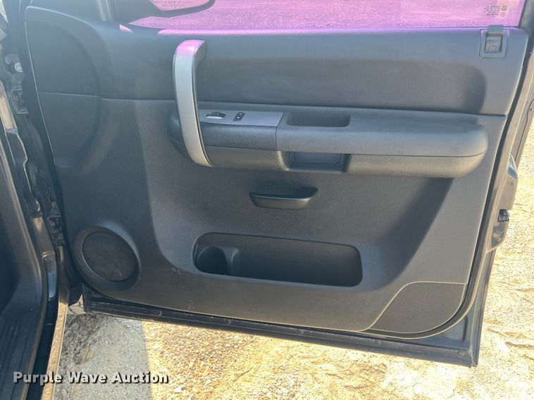 image for item DR5737 2008 Chevrolet Silverado 1500  Ext. Cab pickup truck